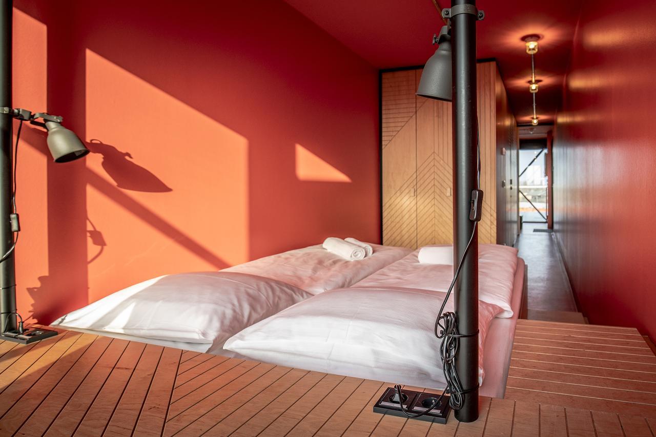 Dock Inn Hostel Warnemuende Росток Екстериор снимка
