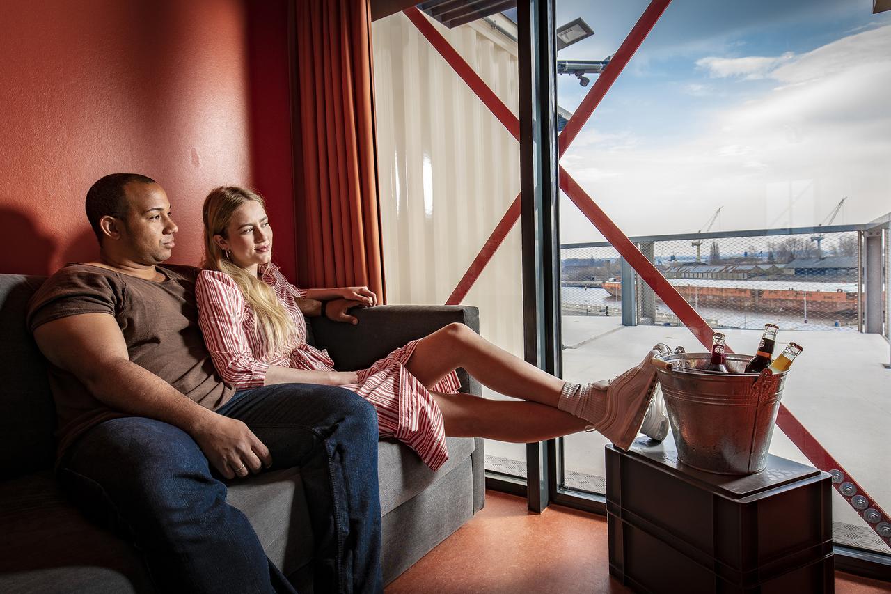 Dock Inn Hostel Warnemuende Росток Екстериор снимка